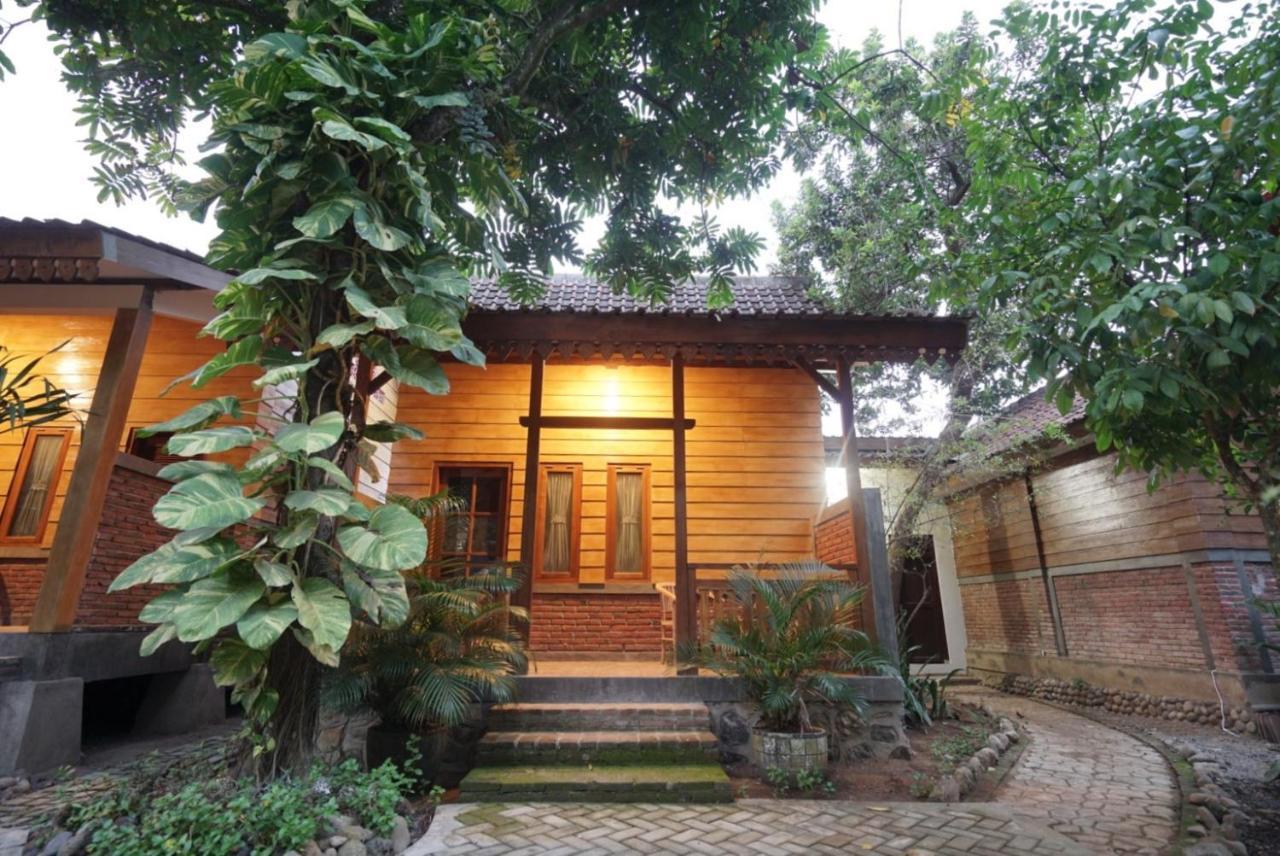 Bata Merah Homestay 外南梦 外观 照片