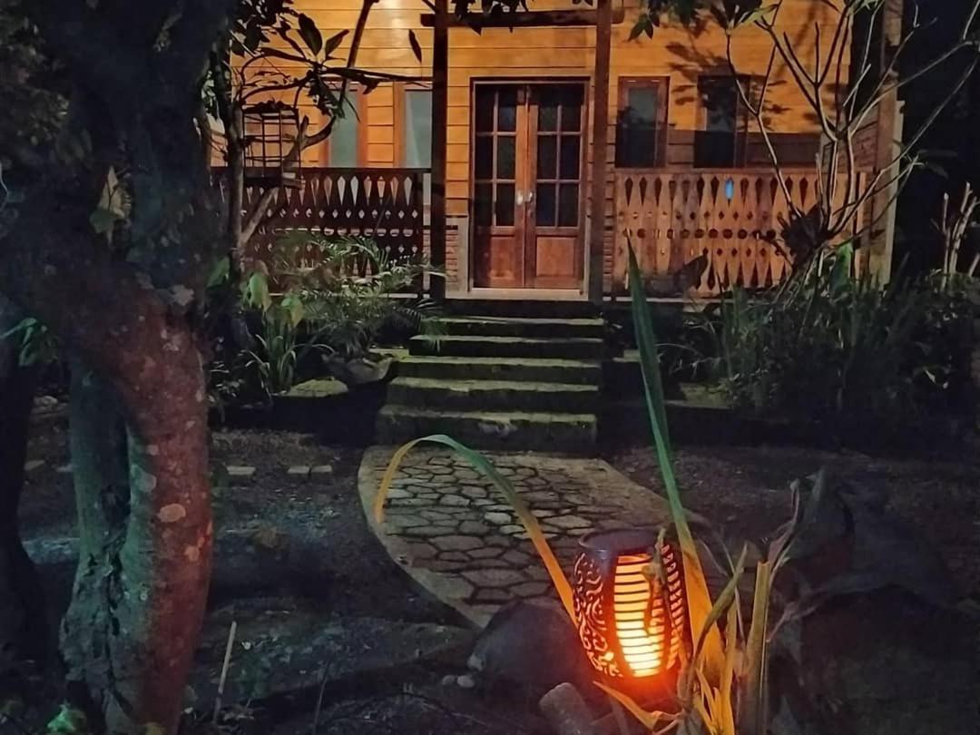 Bata Merah Homestay 外南梦 外观 照片